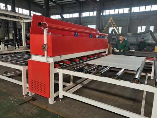 Son şirket çözümleri hakkında Rus Müşteriler İçin Özelleştirilmiş 3 Metrelik Alçıpan Kesme Makinesi