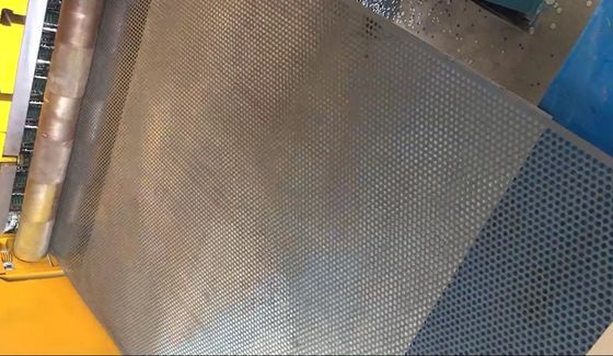 1 adet/dakikalık kapasite ve PLC kontrolü ile yüksek kapasiteli kart delme makinesi