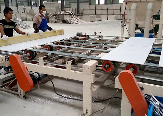 İyi bir fiyat. PLC Kontrolü Yapraklı PVC ve Alüminyum Folyo Çifte Yan Laminasyon Makinesi çevrimiçi