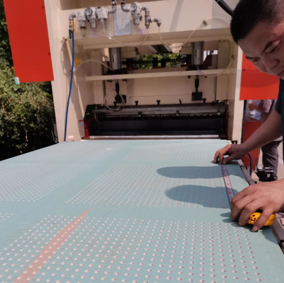 İyi bir fiyat. Full Automatic Punch Hole Plate Machine Sheet Perforation Machine çevrimiçi