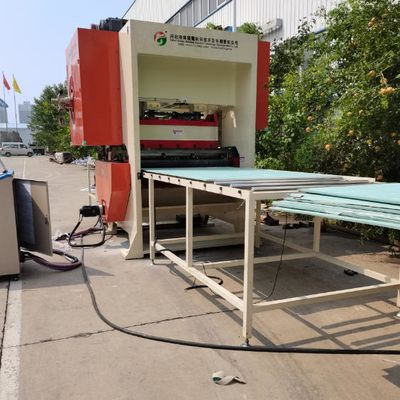 İyi bir fiyat. Otomatik Delikli Alçıpan MgO Levha Sac Metal Zımbalama Makinesi çevrimiçi
