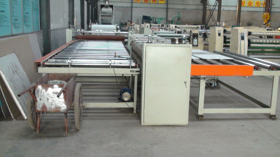 İyi bir fiyat. PVC Lamine Alçı Levha Kesme Makinesi 2 * 2 Tavan Fayans çevrimiçi