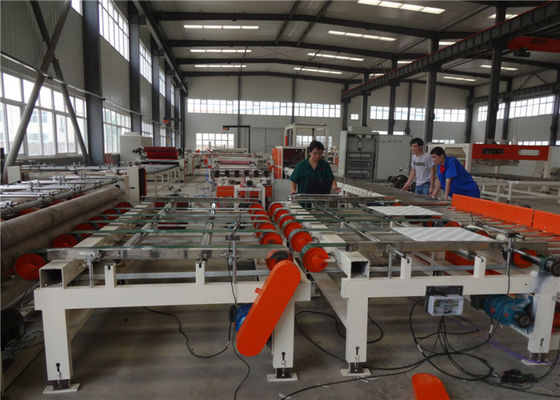 İyi bir fiyat. Çift Taraflı Otomatik Yağ Dayanımı PVC Film Alçıpan Laminasyon makinesi çevrimiçi
