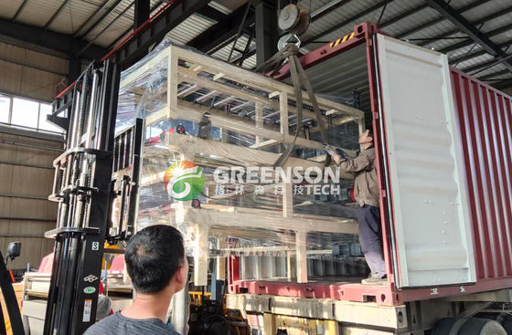 PLC sistemi ile özelleştirilebilir yüksek çıkışlı 2x2 tavan kiremit yapım makinesi ve 2-6 milyon metrekare / yıllık kapasite