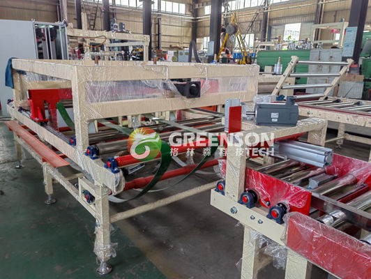 İyi bir fiyat. 600*600 mm Board Size, PLC Control, ve 1 Year Warranty ile PVC Plaster Board için Otomatik Laminating Machine çevrimiçi