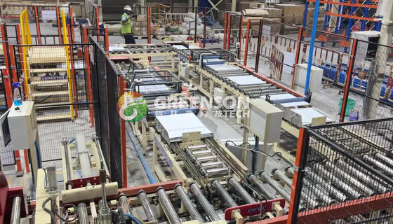 İyi bir fiyat. Alçıpan Asma Tavan Kesimi için 15m/dak Laminasyon Hızına ve Otomatik Plaka Beslemeye Sahip Tam Otomatik Laminasyon Makinesi çevrimiçi