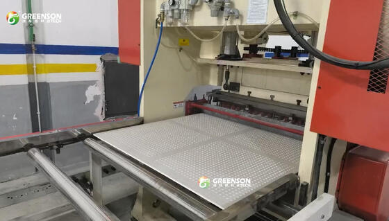 İyi bir fiyat. 200T Yüksek Basınçlı Otomatik Hidrolik Tahta Perforasyon Makinesi Max 20mm Kalınlığı Alçıtaş Tahta Perforasyon için Otomatik İşleme çevrimiçi