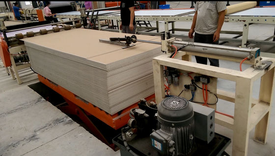 İtme Tip Besleme Kurulu PVC Film Alçıpan Laminasyon Makinesi PLC Sistemi