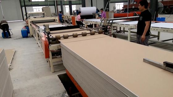 İyi bir fiyat. Kalsiyum Silikat Kurulu Alüminyum Folyo Laminasyon Makinesi 380V, 50HZ Frekans çevrimiçi